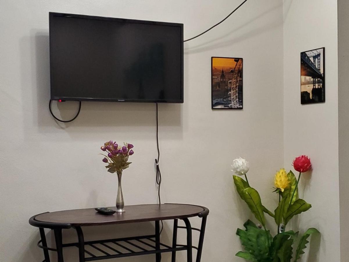 Jen'S Paranaque City Apartment Manila Bagian luar foto